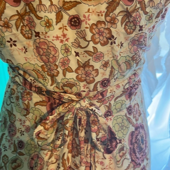 Pretty Garden floral wrap maxi. - Picture 5 of 13
